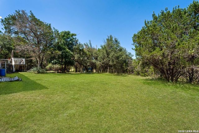 576 Wright Dr, Bandera, TX 78003