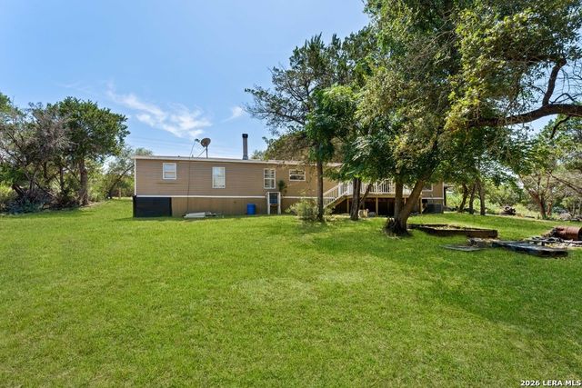 576 Wright Dr, Bandera, TX 78003