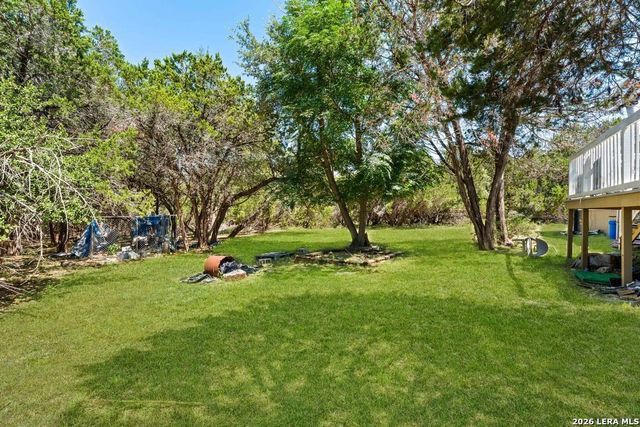576 Wright Dr, Bandera, TX 78003