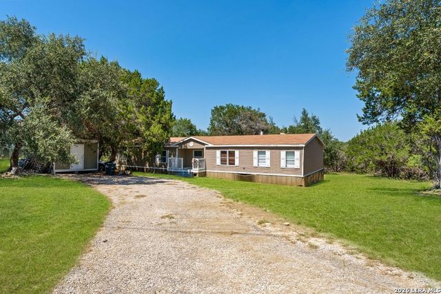 576 Wright Dr, Bandera, TX 78003