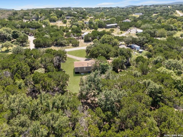 576 Wright Dr, Bandera, TX 78003