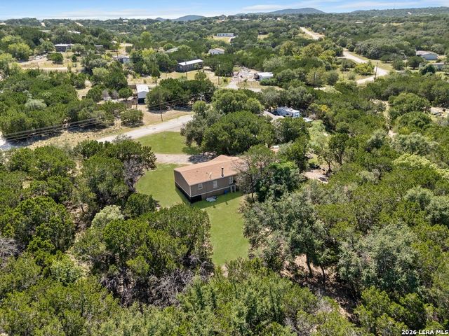576 Wright Dr, Bandera, TX 78003
