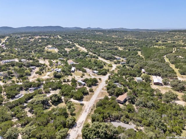 576 Wright Dr, Bandera, TX 78003