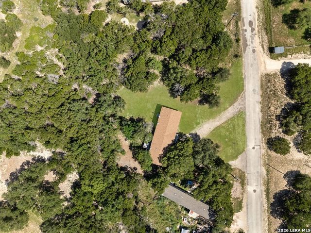 576 Wright Dr, Bandera, TX 78003