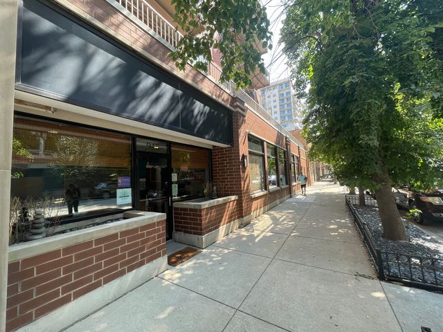 948 W Huron Street, Chicago, IL 60642