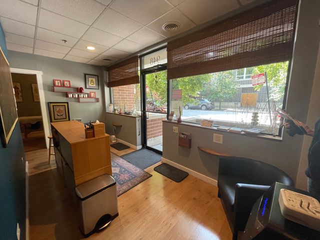 948 W Huron Street, Chicago, IL 60642