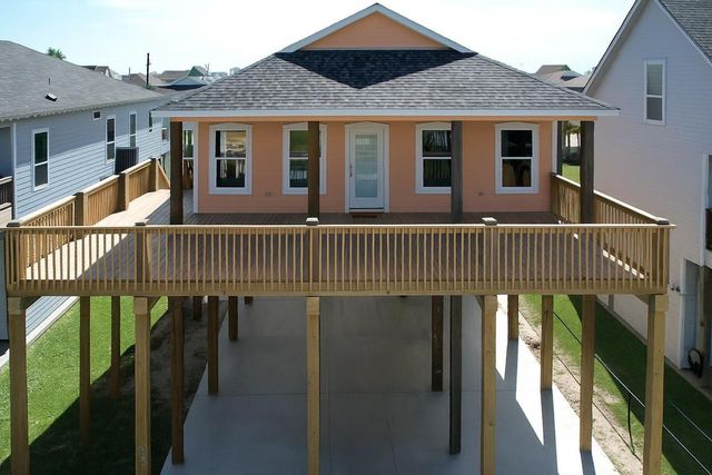 865 Palmetto Drive, Crystal Beach, TX 77650