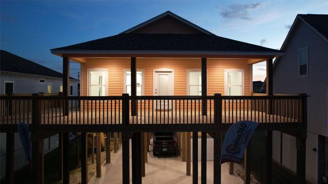 865 Palmetto Drive, Crystal Beach, TX 77650