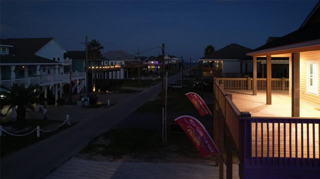 865 Palmetto Drive, Crystal Beach, TX 77650