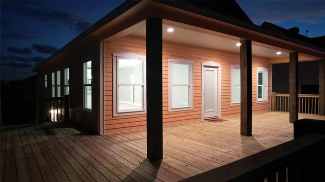 865 Palmetto Drive, Crystal Beach, TX 77650