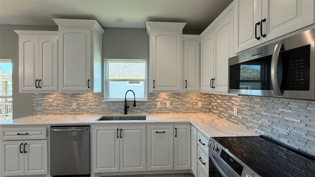 865 Palmetto Drive, Crystal Beach, TX 77650