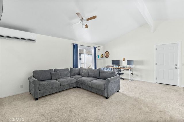 319 Oakhurst Drive, San Jacinto, CA 92583