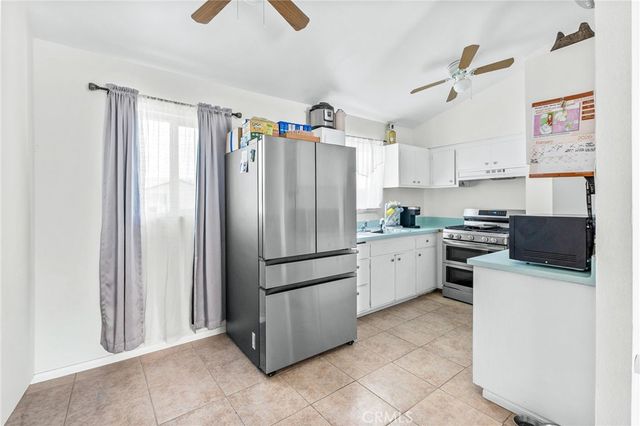 319 Oakhurst Drive, San Jacinto, CA 92583