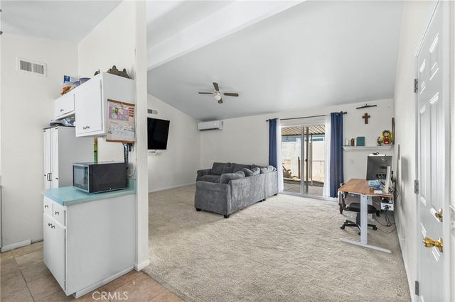 319 Oakhurst Drive, San Jacinto, CA 92583