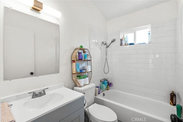 319 Oakhurst Drive, San Jacinto, CA 92583