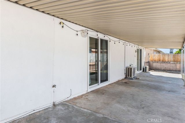 319 Oakhurst Drive, San Jacinto, CA 92583