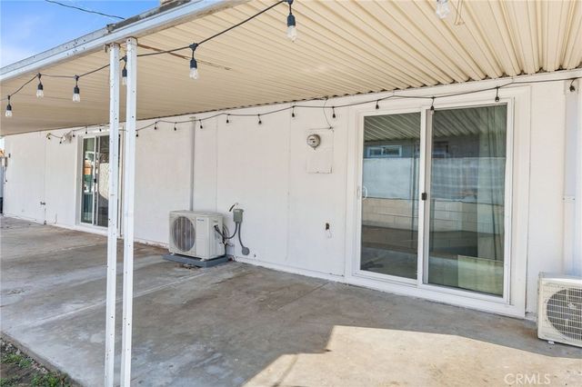 319 Oakhurst Drive, San Jacinto, CA 92583