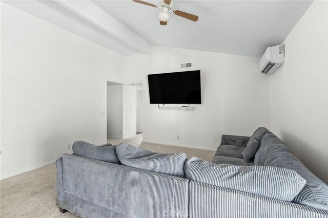 319 Oakhurst Drive, San Jacinto, CA 92583