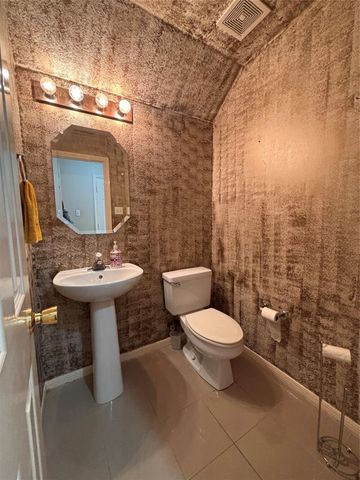 12926 Dove Point Lane, Houston, TX 77041