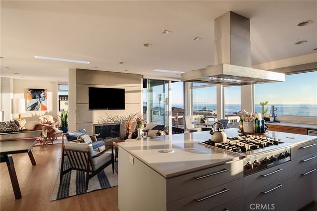 121 16th Street, Manhattan Beach, CA 90266