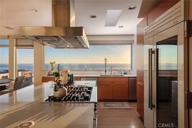 121 16th Street, Manhattan Beach, CA 90266