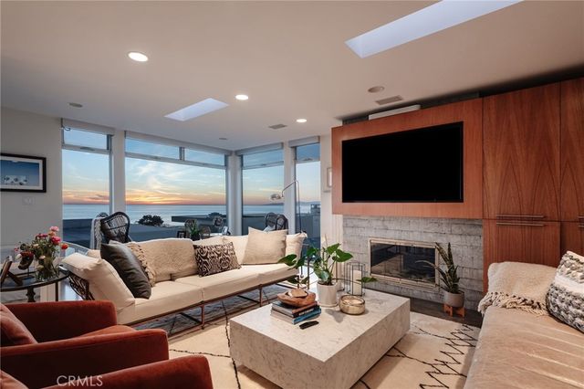 121 16th Street, Manhattan Beach, CA 90266