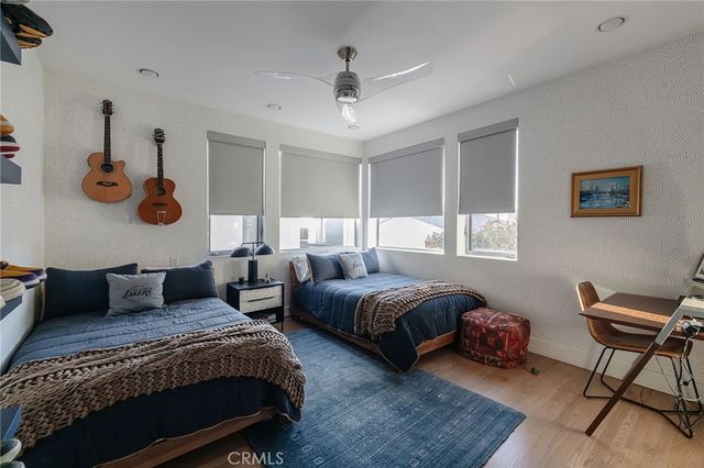 121 16th Street, Manhattan Beach, CA 90266