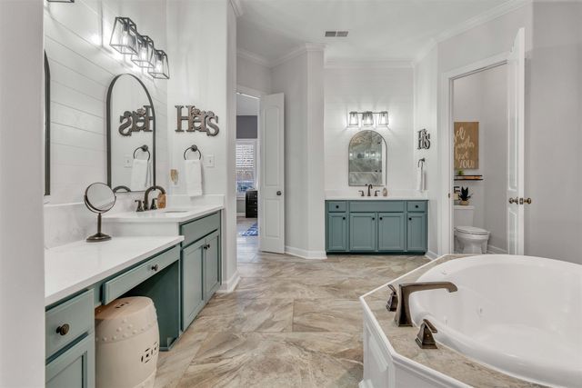 1083 E OLD HEARTHSTONE CIR, Collierville, TN 38017