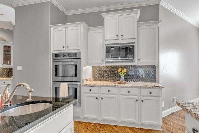 1083 E OLD HEARTHSTONE CIR, Collierville, TN 38017