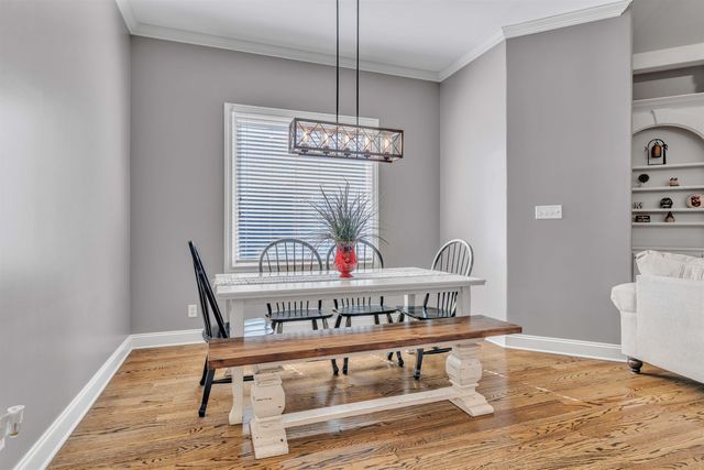 1083 E OLD HEARTHSTONE CIR, Collierville, TN 38017