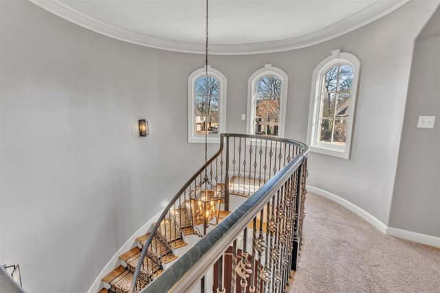 1083 E OLD HEARTHSTONE CIR, Collierville, TN 38017