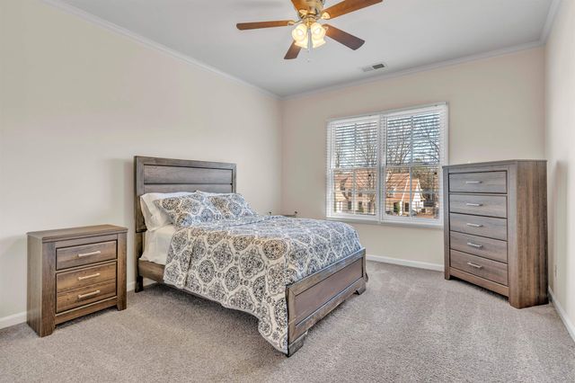 1083 E OLD HEARTHSTONE CIR, Collierville, TN 38017