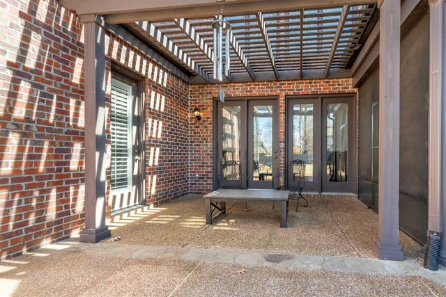 1083 E OLD HEARTHSTONE CIR, Collierville, TN 38017