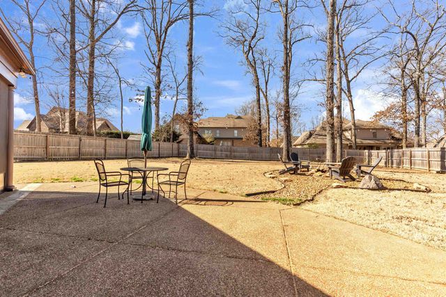 1083 E OLD HEARTHSTONE CIR, Collierville, TN 38017