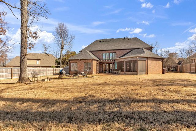 1083 E OLD HEARTHSTONE CIR, Collierville, TN 38017