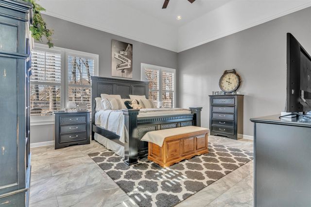 1083 E OLD HEARTHSTONE CIR, Collierville, TN 38017