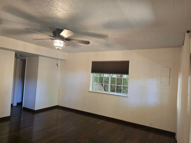 1829 Mae Ave SW, Albuquerque, NM 87107