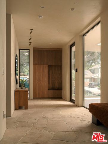 4333 Vinton Avenue, Culver City, CA 90232