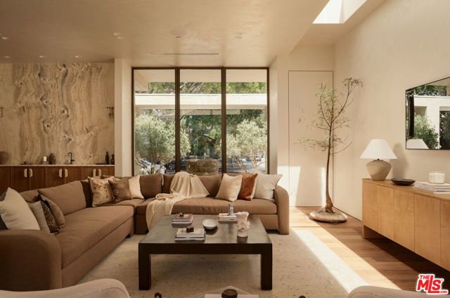 4333 Vinton Avenue, Culver City, CA 90232