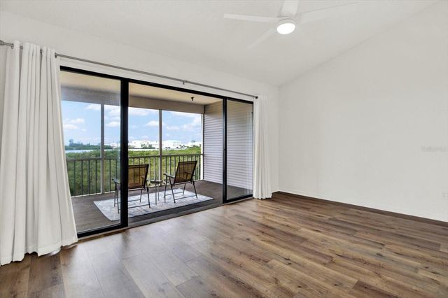 9472 TARA CAY COURT 2, Seminole, FL 33776