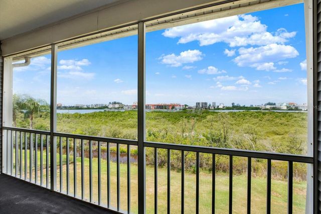 9472 TARA CAY COURT 2, Seminole, FL 33776
