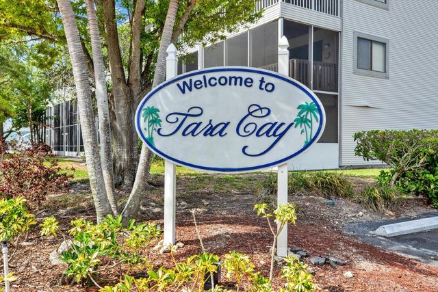9472 TARA CAY COURT 2, Seminole, FL 33776