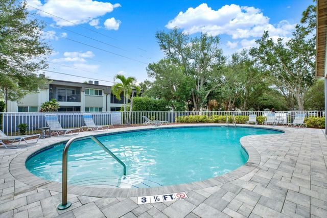 9472 TARA CAY COURT 2, Seminole, FL 33776