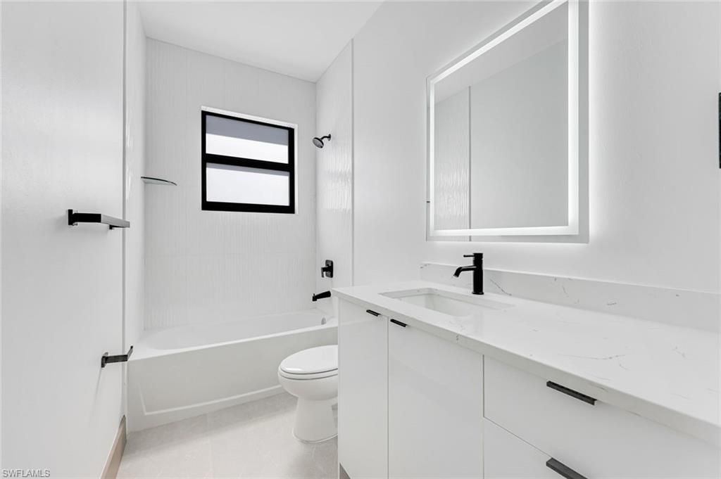 Image 15 of property listing at 1925 NW 34th PL, Cape Coral, FL 33993