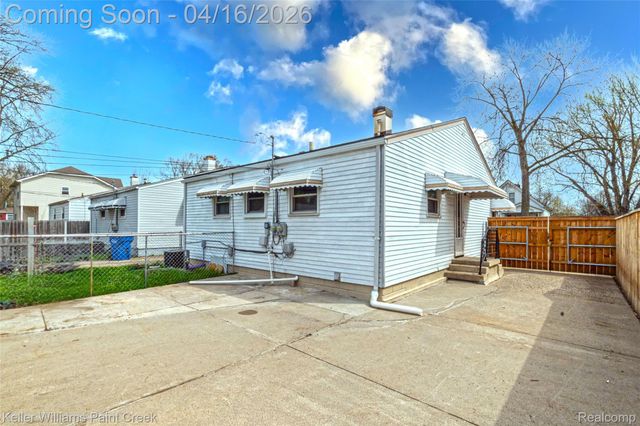 22369 Cunningham Avenue, Warren, MI 48091