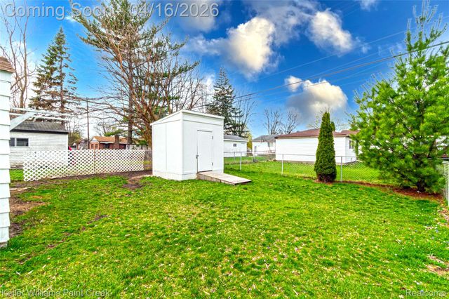 22369 Cunningham Avenue, Warren, MI 48091