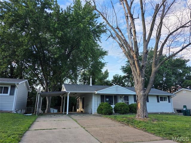 3318 Hannibal Drive, St Charles, MO 63301