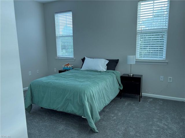 723 Lacy Oak Dr DR, Chesapeake, VA 23320