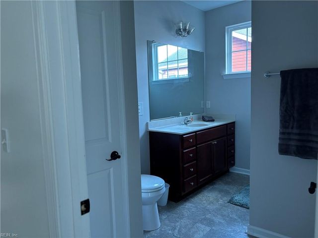 723 Lacy Oak Dr DR, Chesapeake, VA 23320