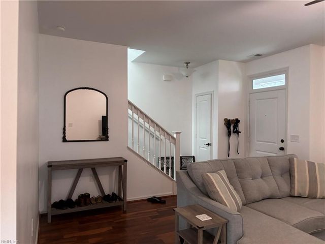 723 Lacy Oak Dr DR, Chesapeake, VA 23320